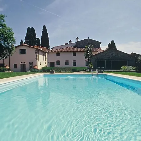 Sleeps 6 *