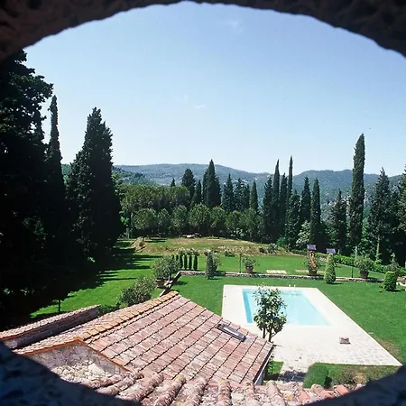 Sleeps 6 *